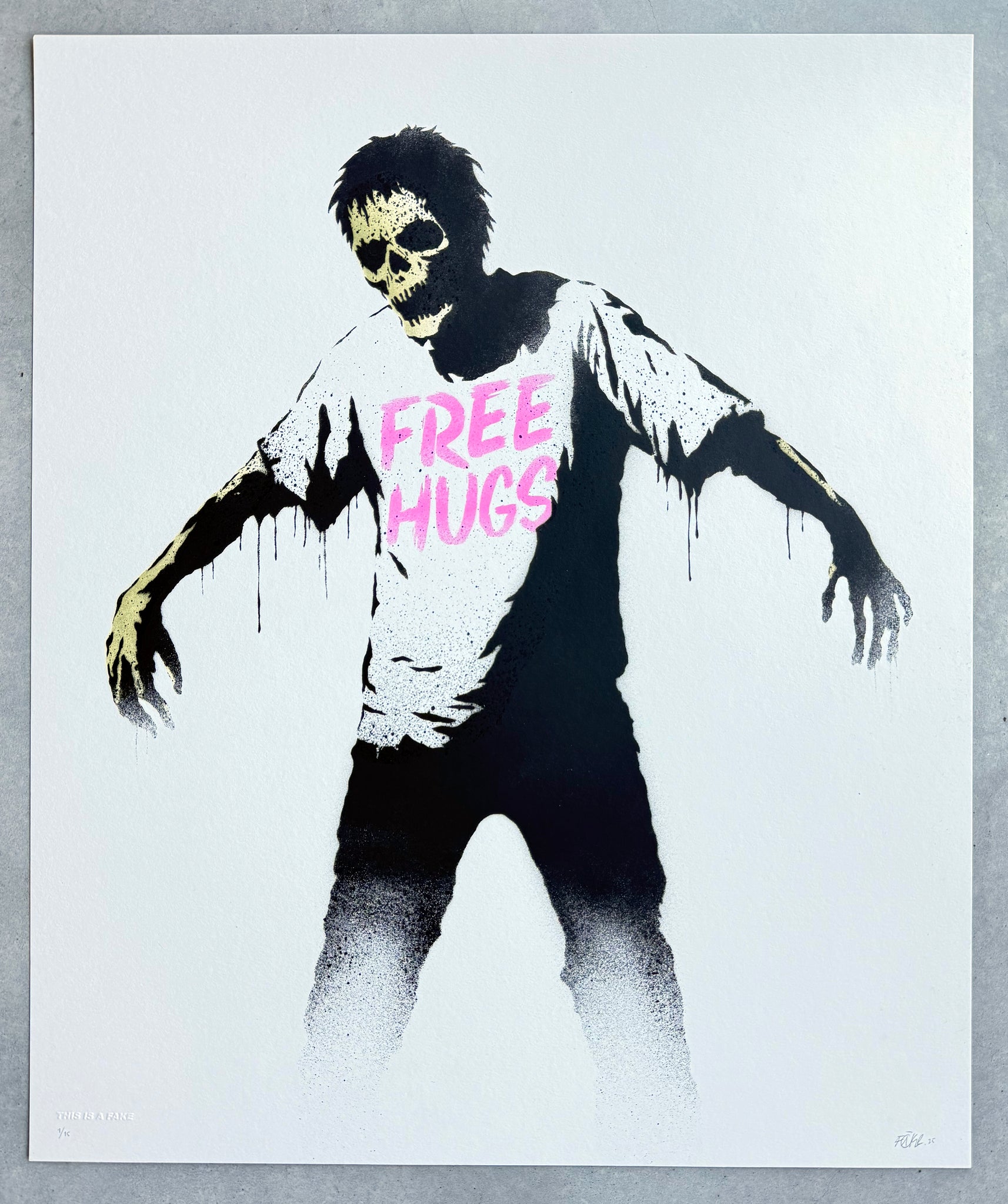Free Hugs (Special Edition Pink)